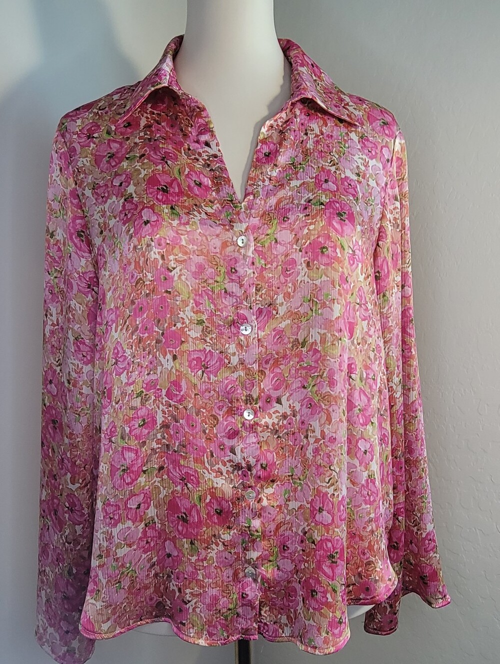 Zara Barbie Pink Floral Button Up Boxy Flowy Women's V-Neck Blouse Size Large